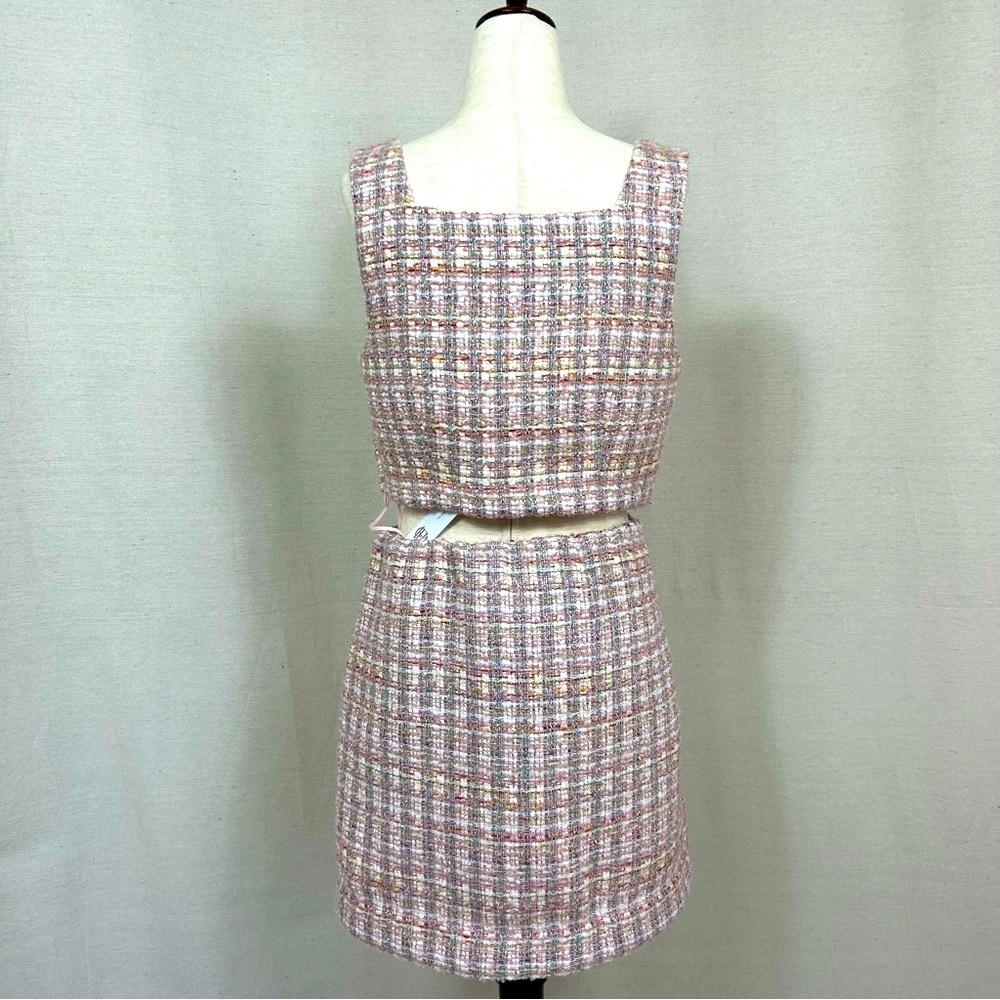 NWT HOUSE OF HARLOW 1960
Pixie Dust Tweed 2-Piece Set - Picture 3 of 12